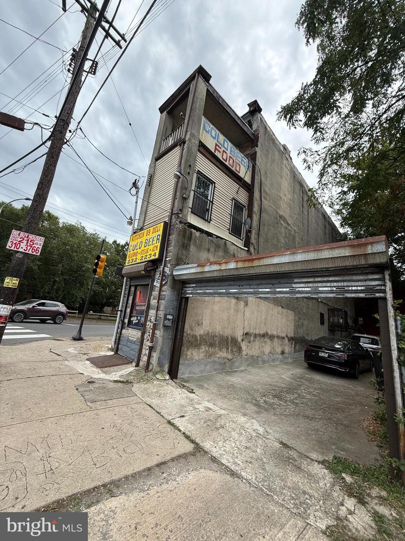 3214 W Dauphin St Property Photo 18