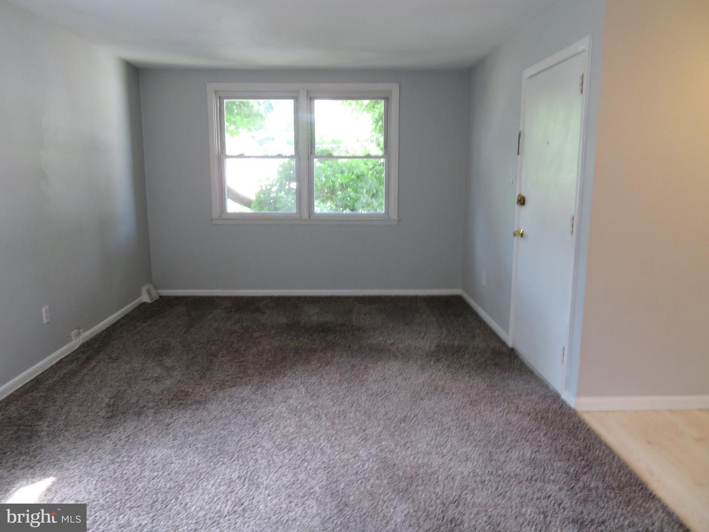 7034 Valley Ave Property Photo 11