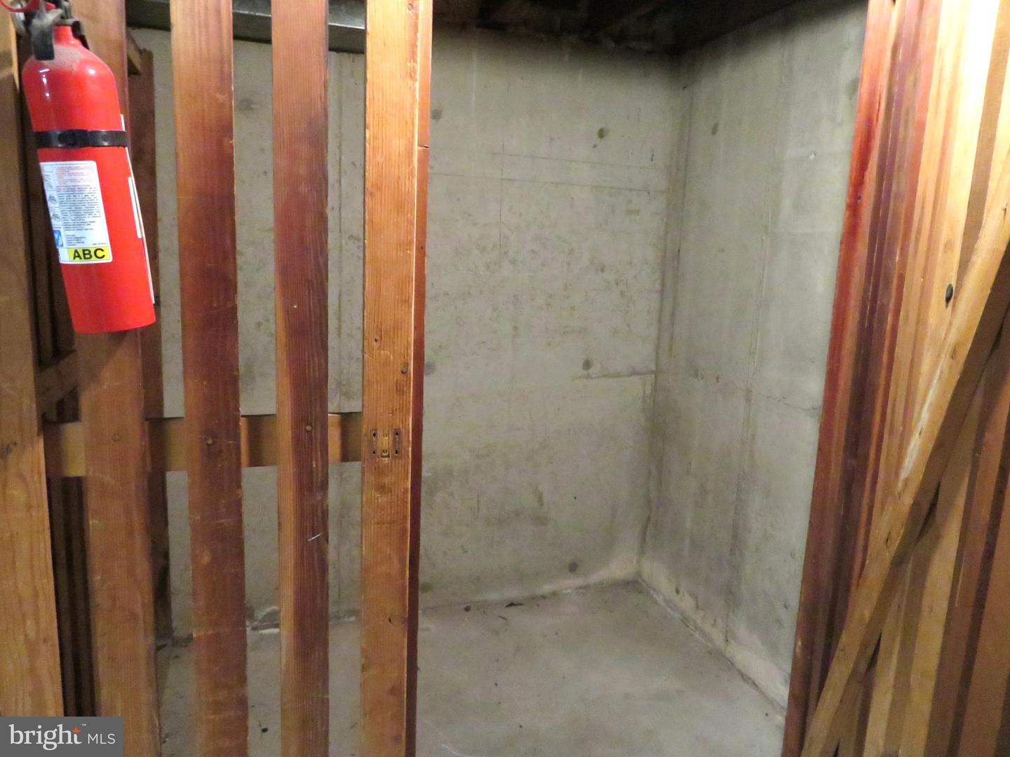 7034 Valley Ave Property Photo 19