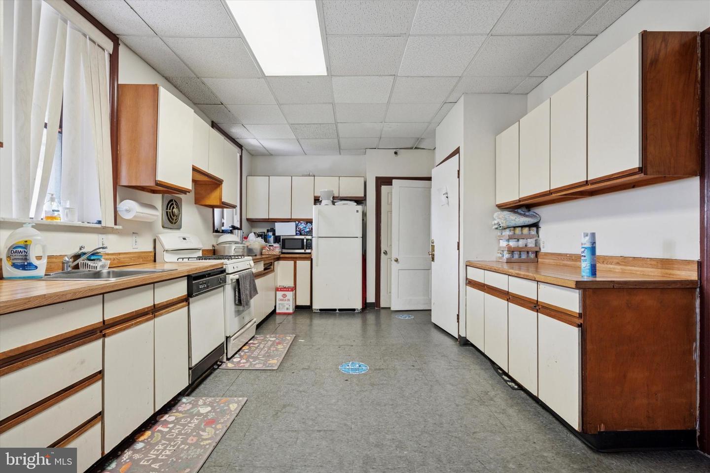 2530-32 Wharton St Property Photo 34