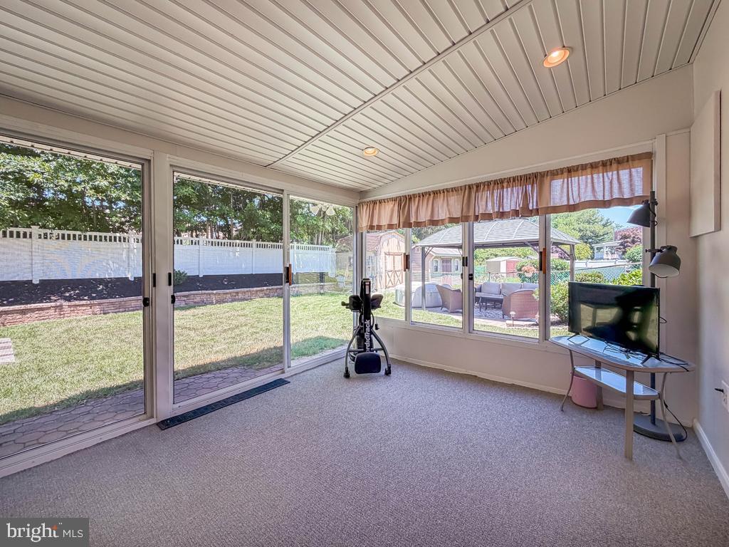 1338 Ascot Pl Property Photo 33
