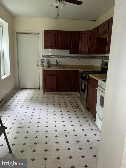 5943 E Wister St Property Photo 8