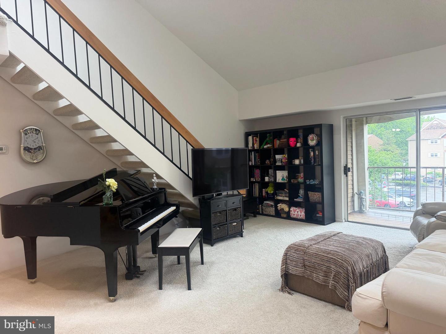 72303-00 Delaire Landing Rd #303 Property Photo 4