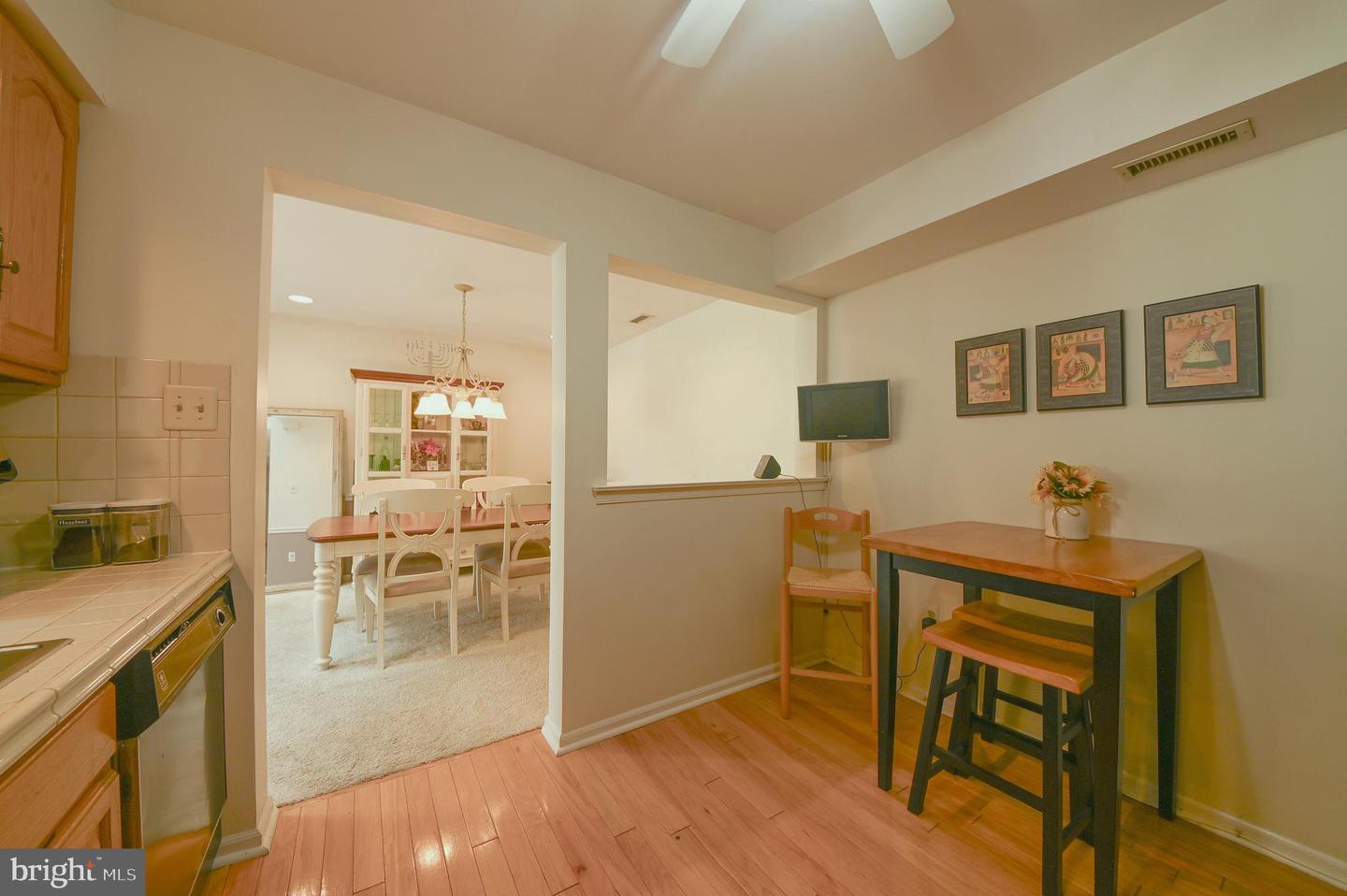 72303-00 Delaire Landing Rd #303 Property Photo 7
