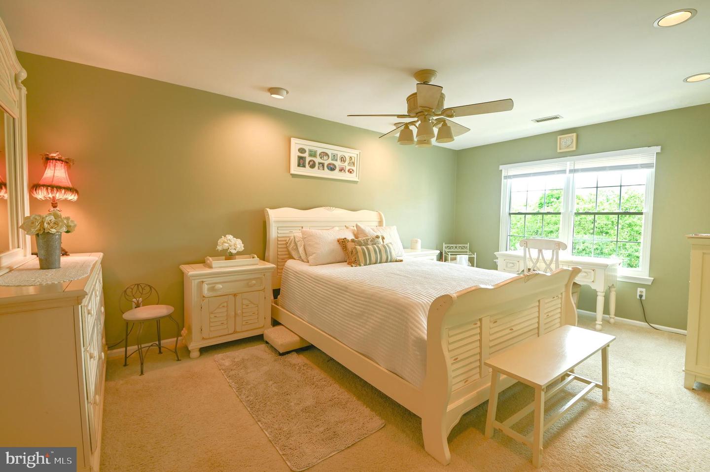 72303-00 Delaire Landing Rd #303 Property Photo 9
