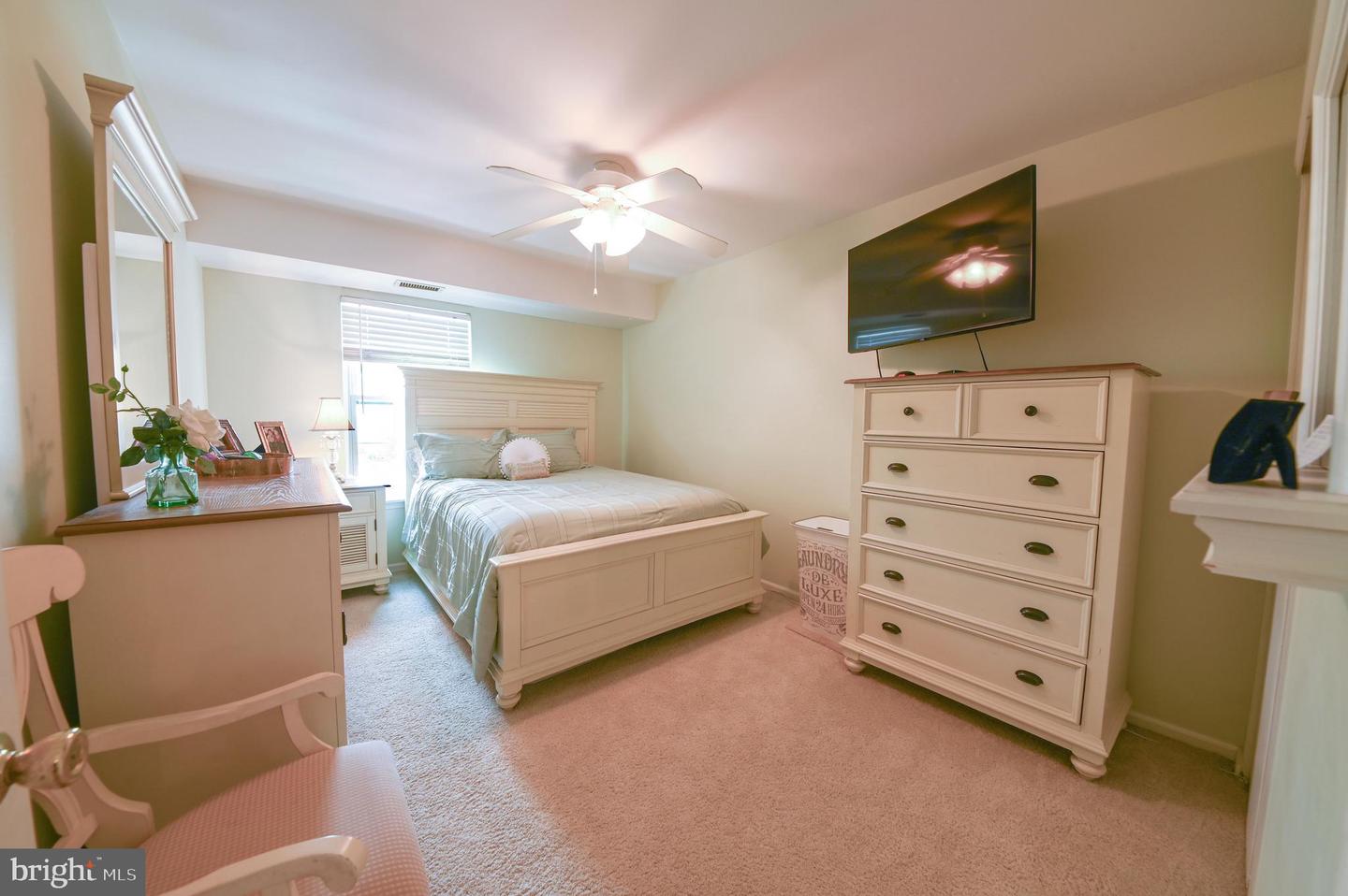 72303-00 Delaire Landing Rd #303 Property Photo 12