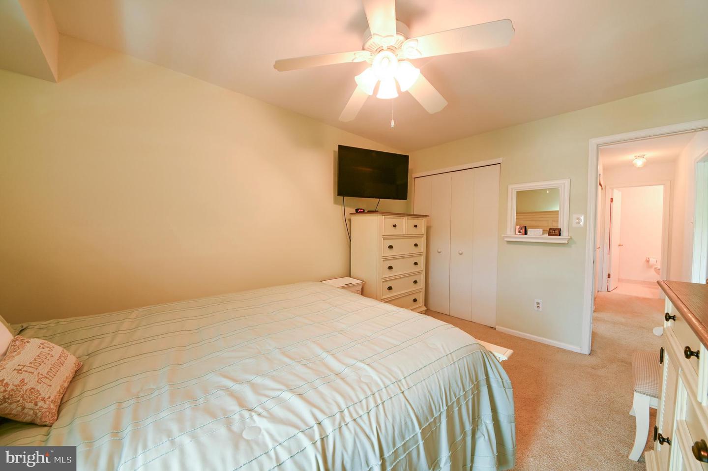 72303-00 Delaire Landing Rd #303 Property Photo 13