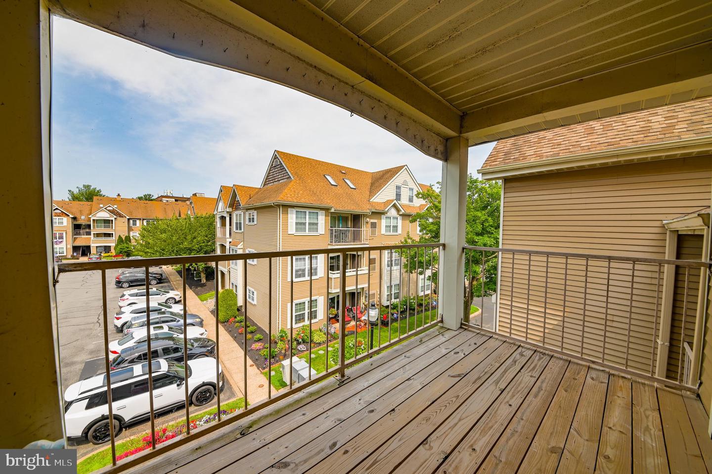 72303-00 Delaire Landing Rd #303 Property Photo 19