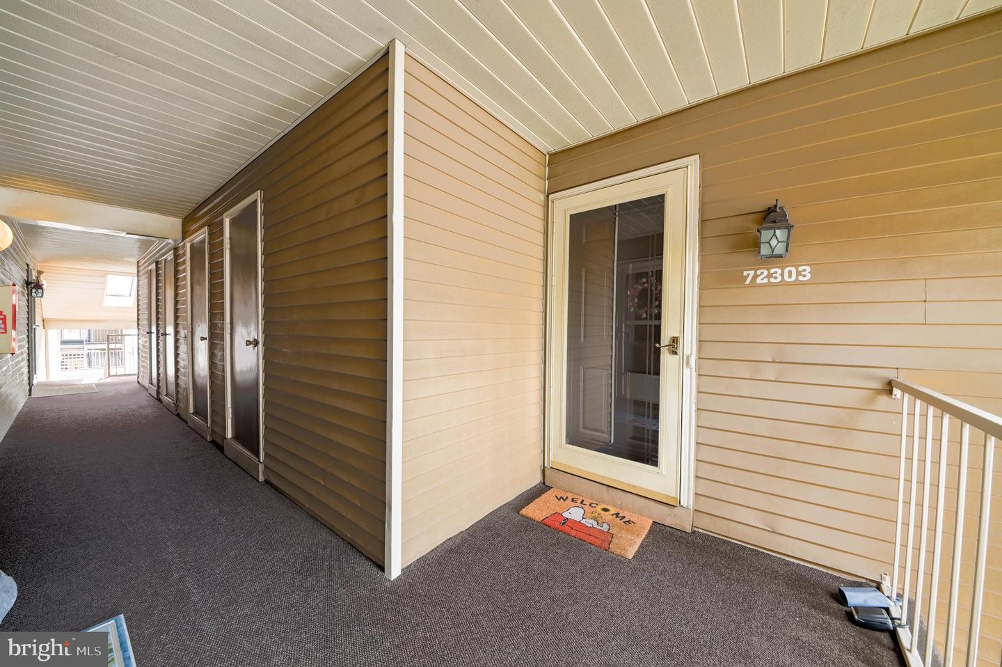 72303-00 Delaire Landing Rd #303 Property Photo 20