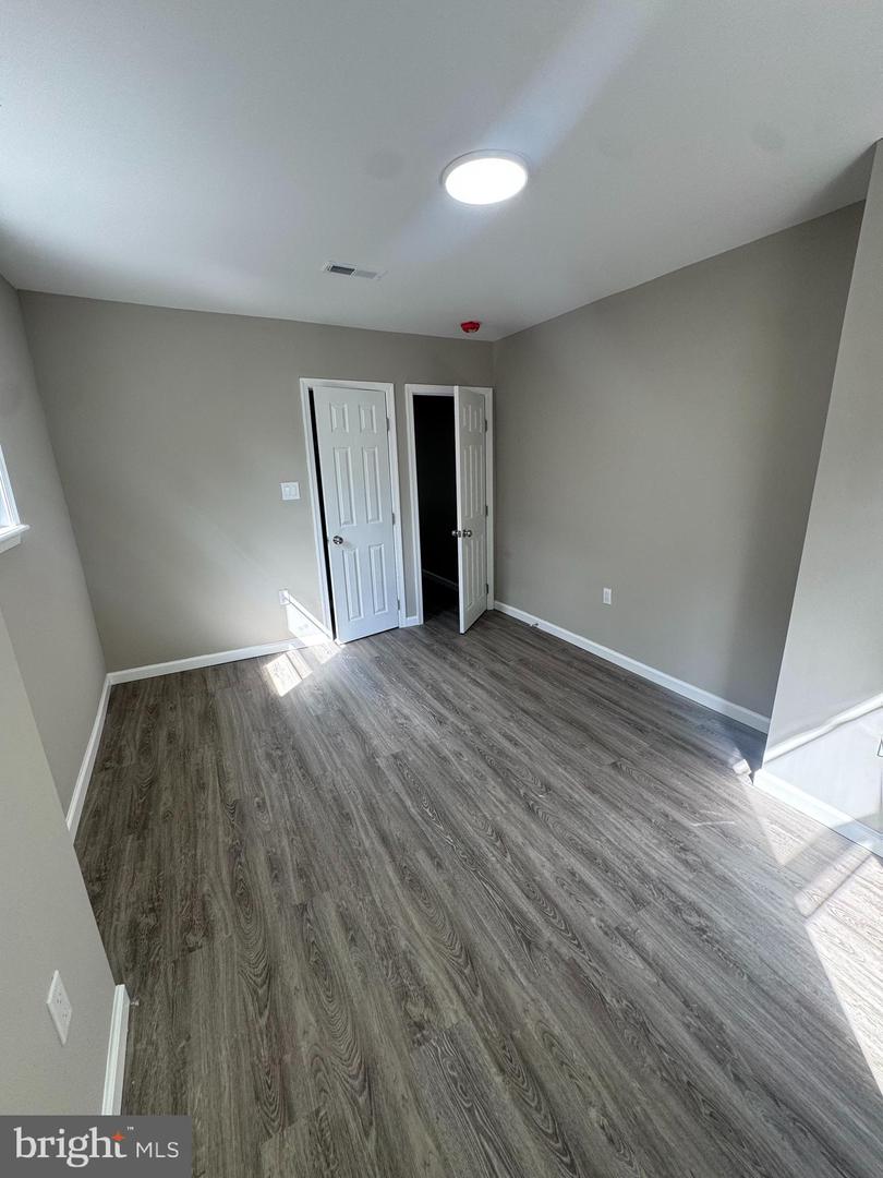6018 Ross St Property Photo 5