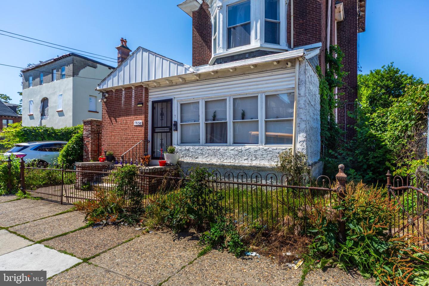 1654 Harrison St Property Photo 3