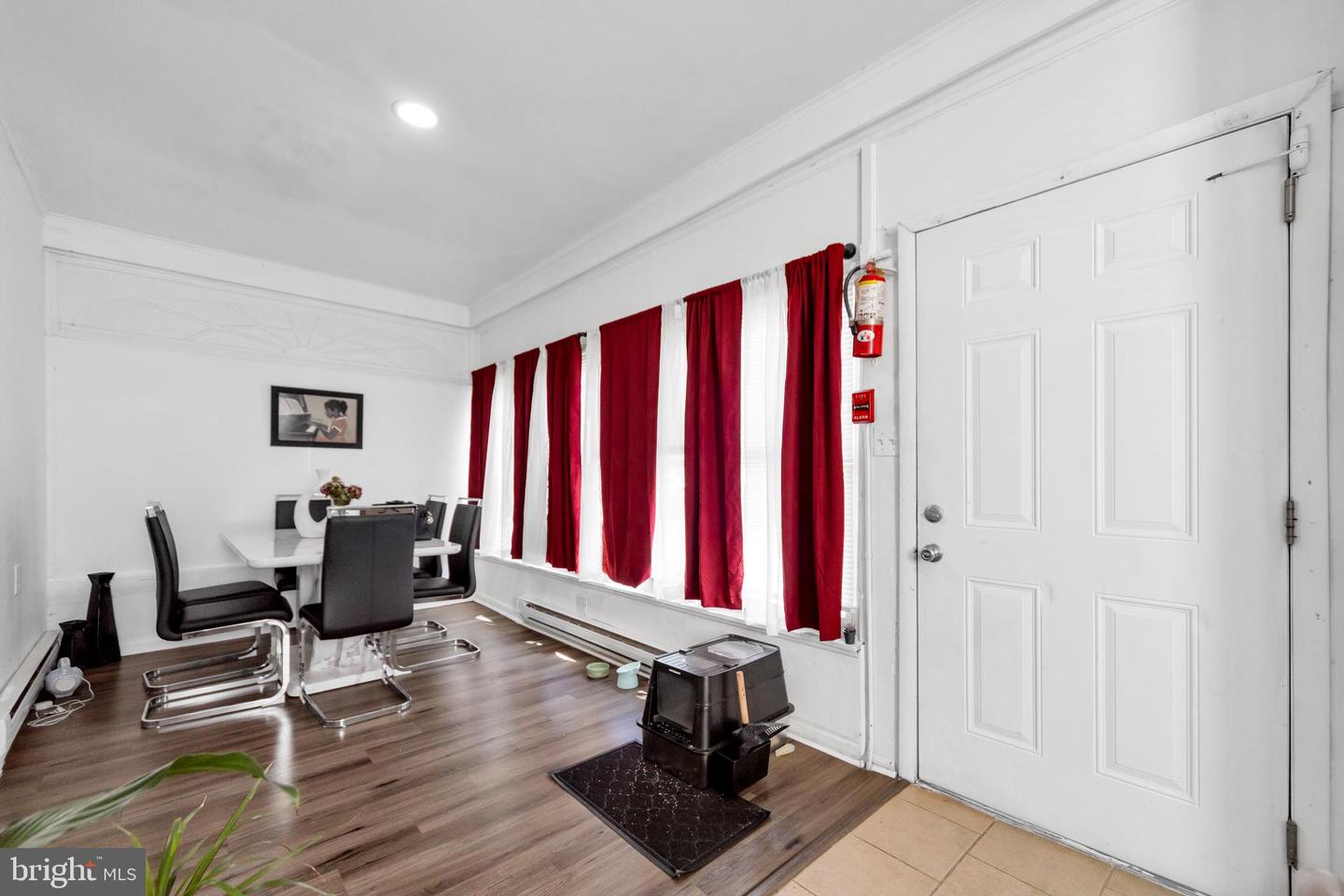 1654 Harrison St Property Photo 6