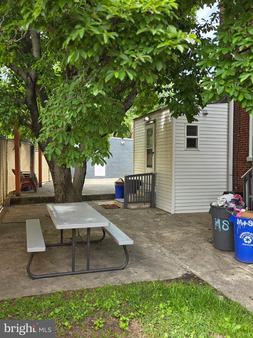 5234 Jackson St Property Photo 8