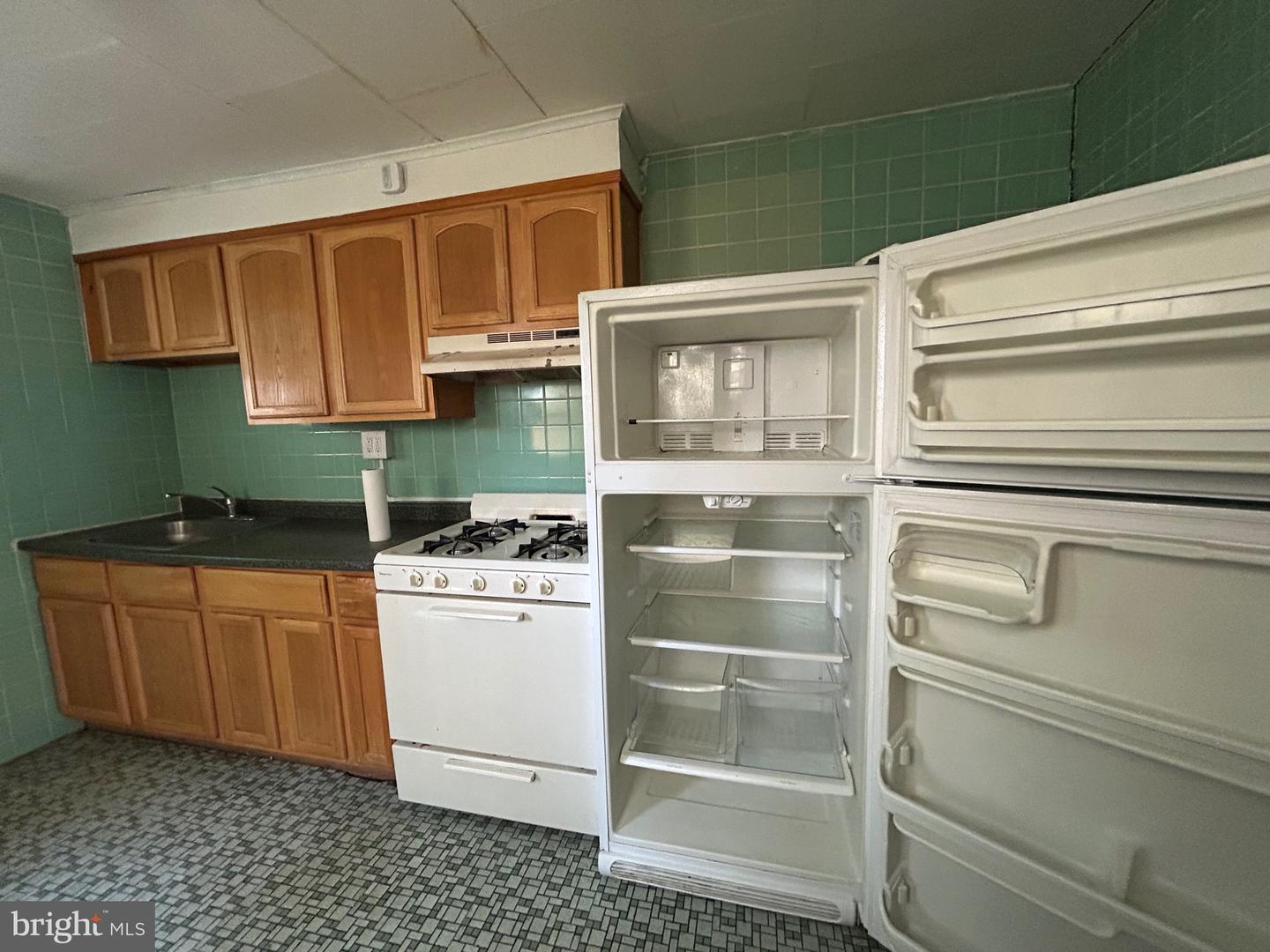 2030 S Bouvier St Property Photo 10