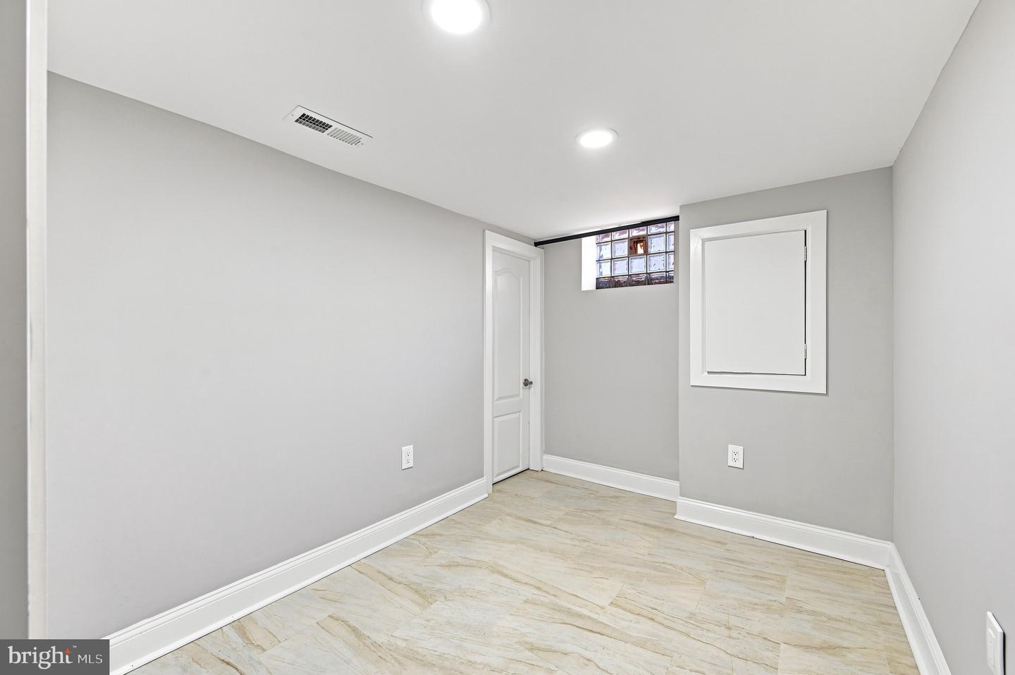 3105 N Chadwick St Property Photo 12