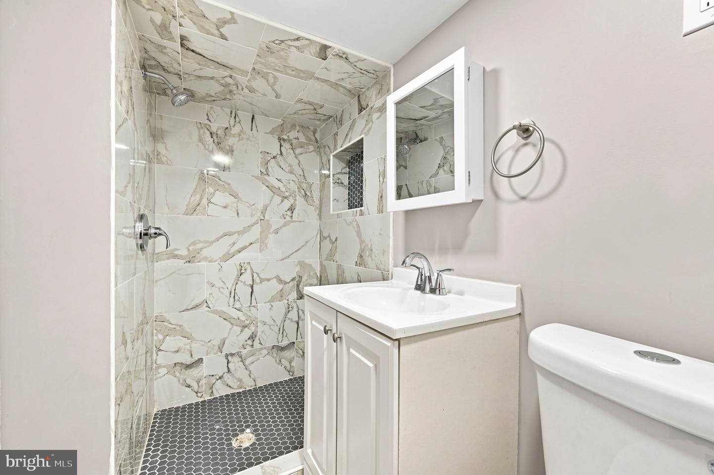 3105 N Chadwick St Property Photo 13