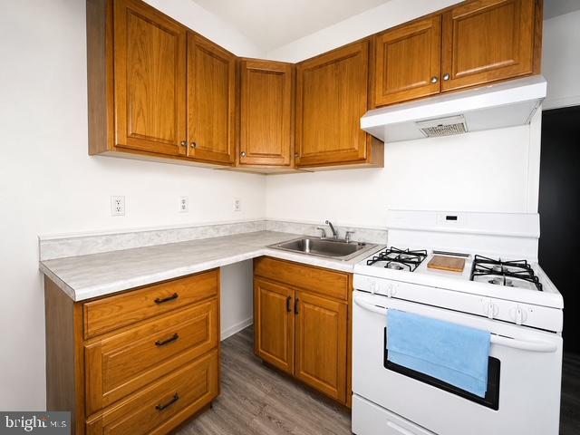 2536 S Fairhill St Property Photo 4