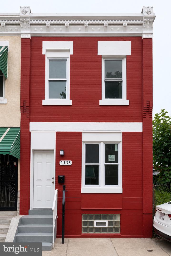 2338 N Gratz St Property Photo 1