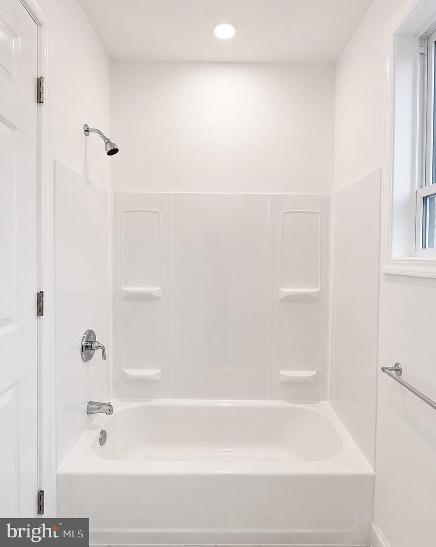 2338 N Gratz St Property Photo 8
