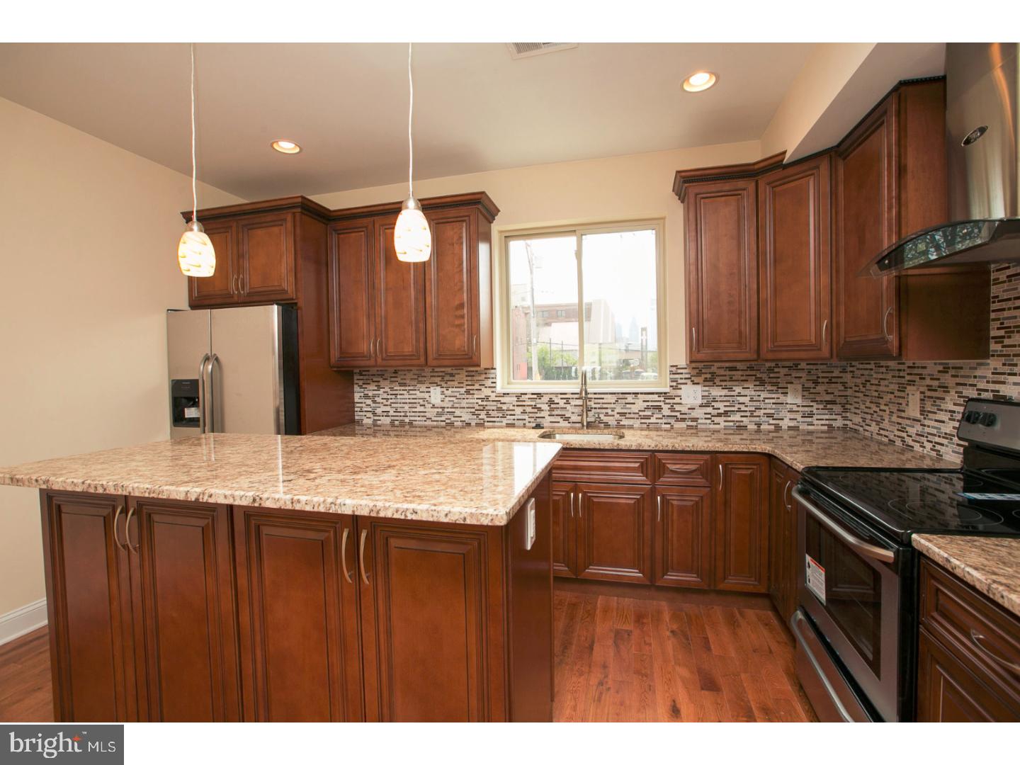 1626 W STILES ST Property Photo 1