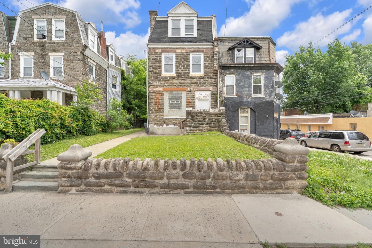 162 W Manheim St Property Photo 2