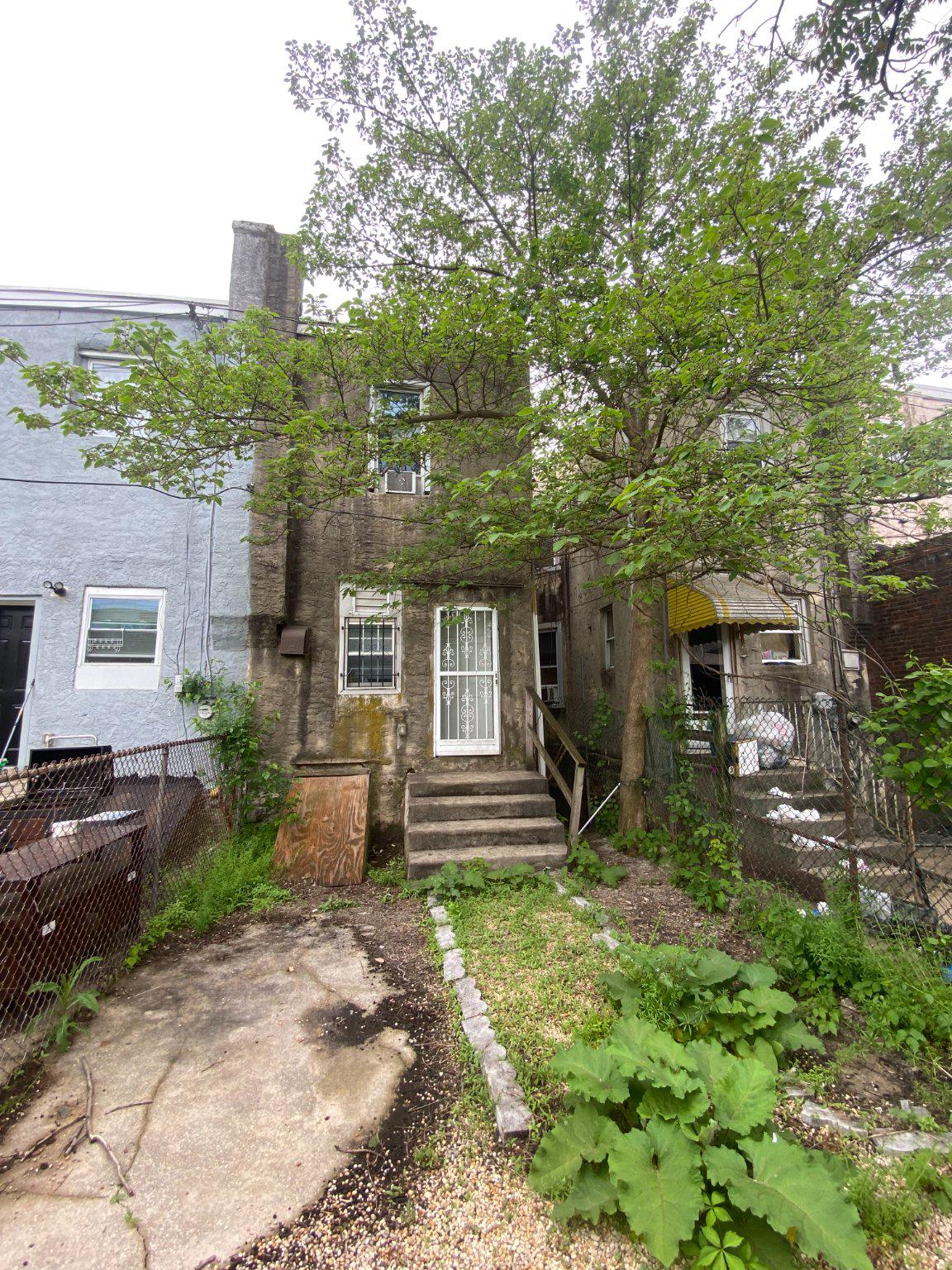 2111 S Shields Property Photo 17
