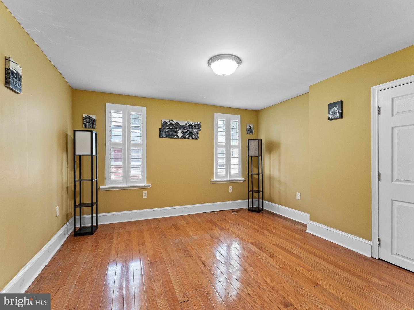 2423 Madison Sq Property Photo 7