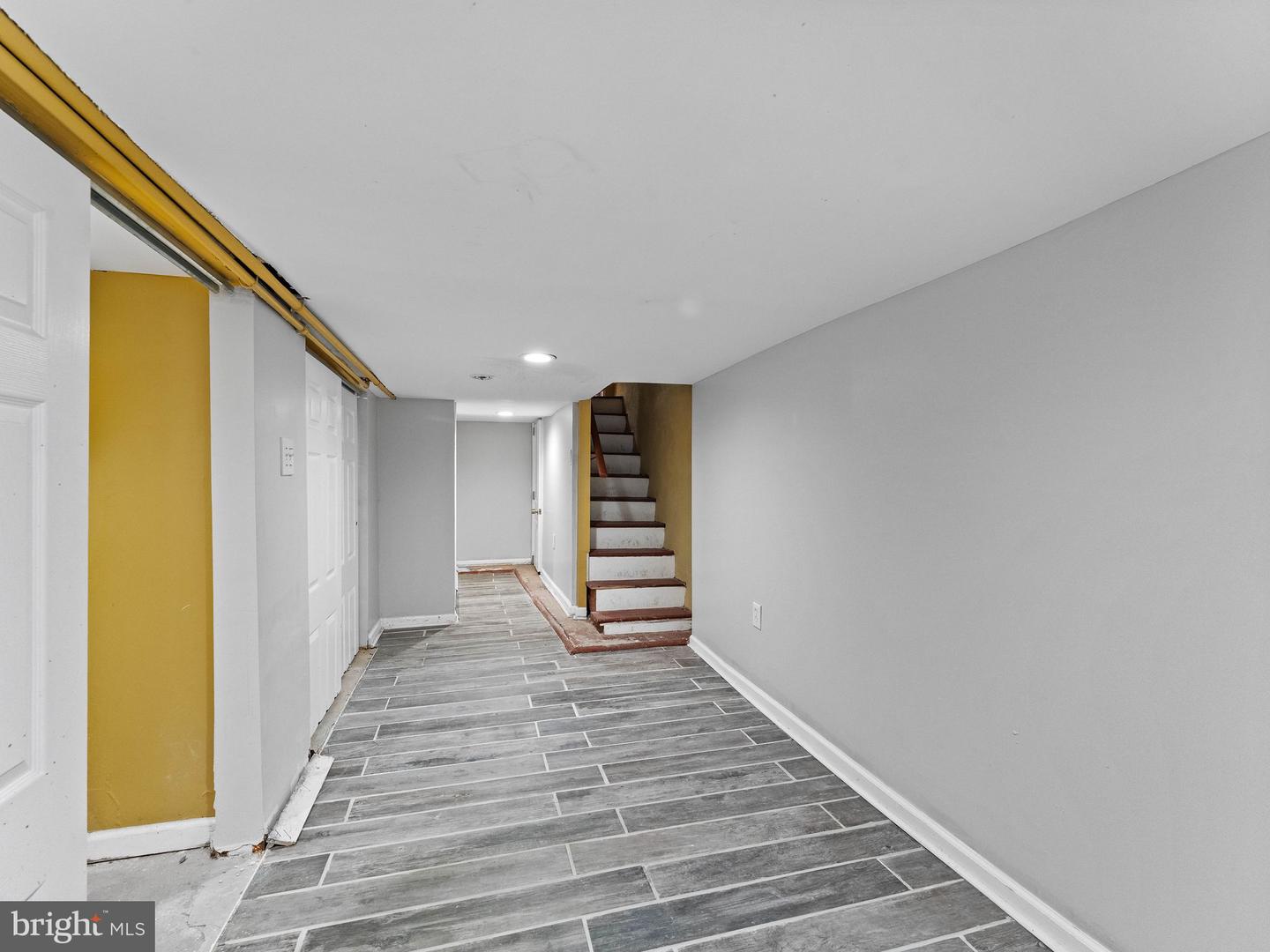 2423 Madison Sq Property Photo 11