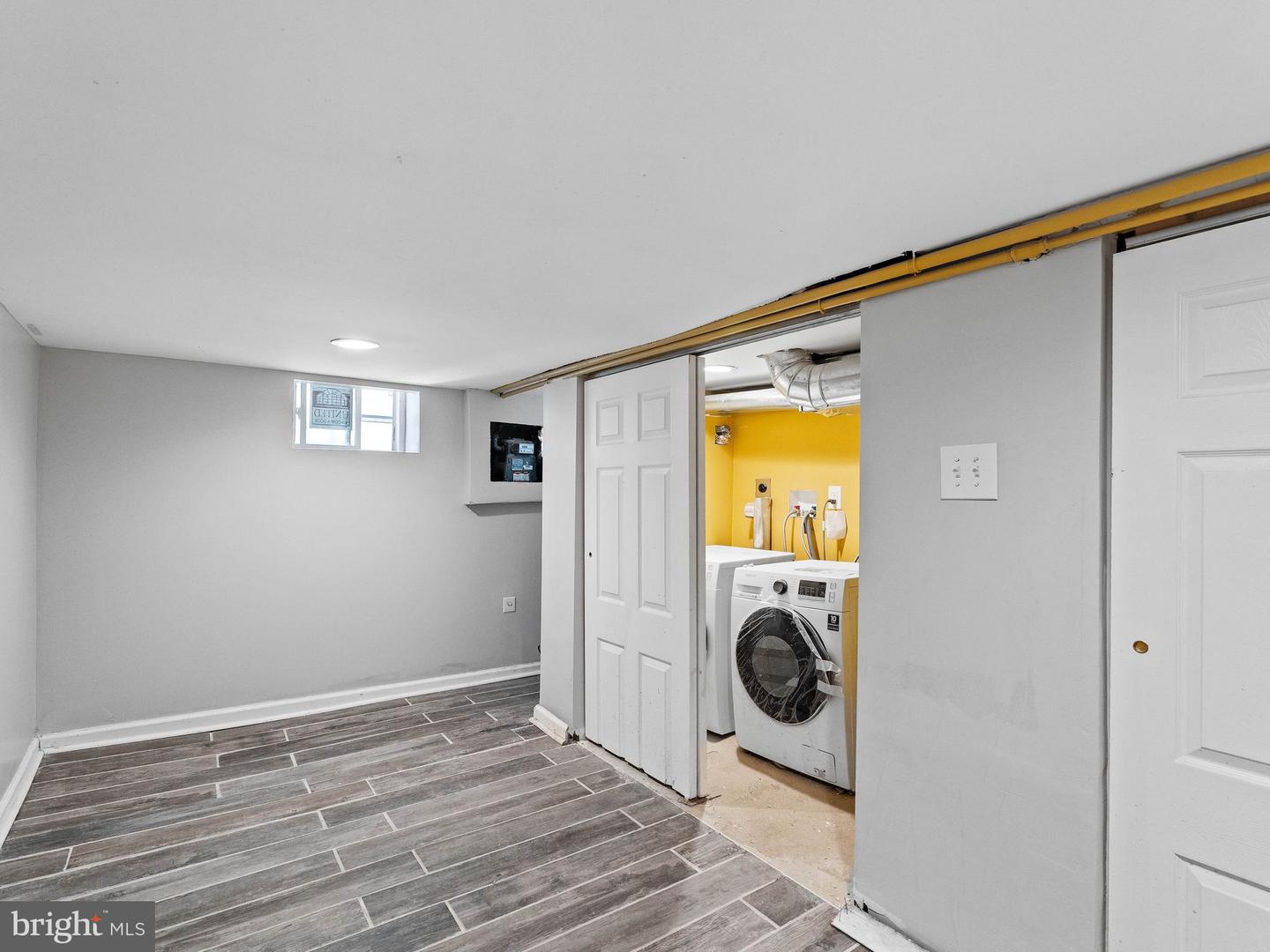 2423 Madison Sq Property Photo 12