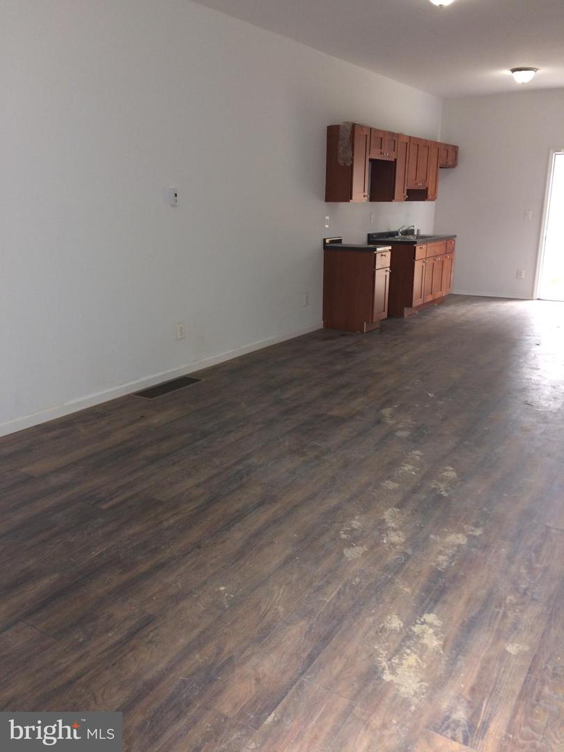 2404 N Napa St Property Photo 4