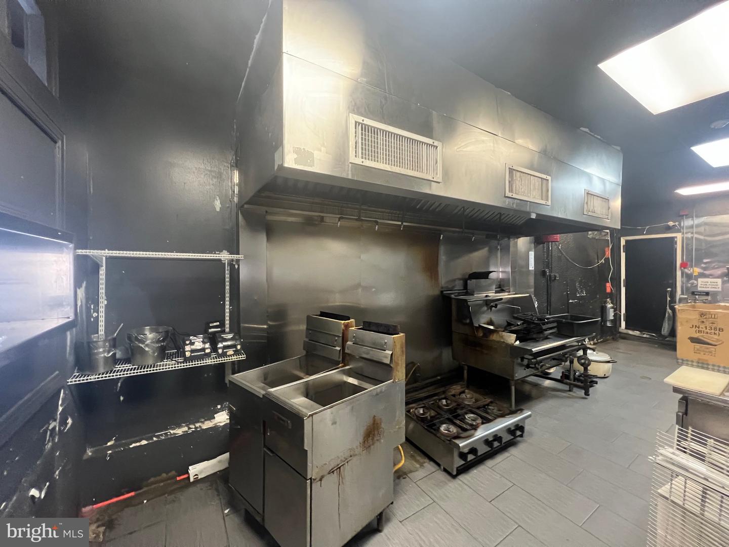 1516 Tasker St Property Photo 4