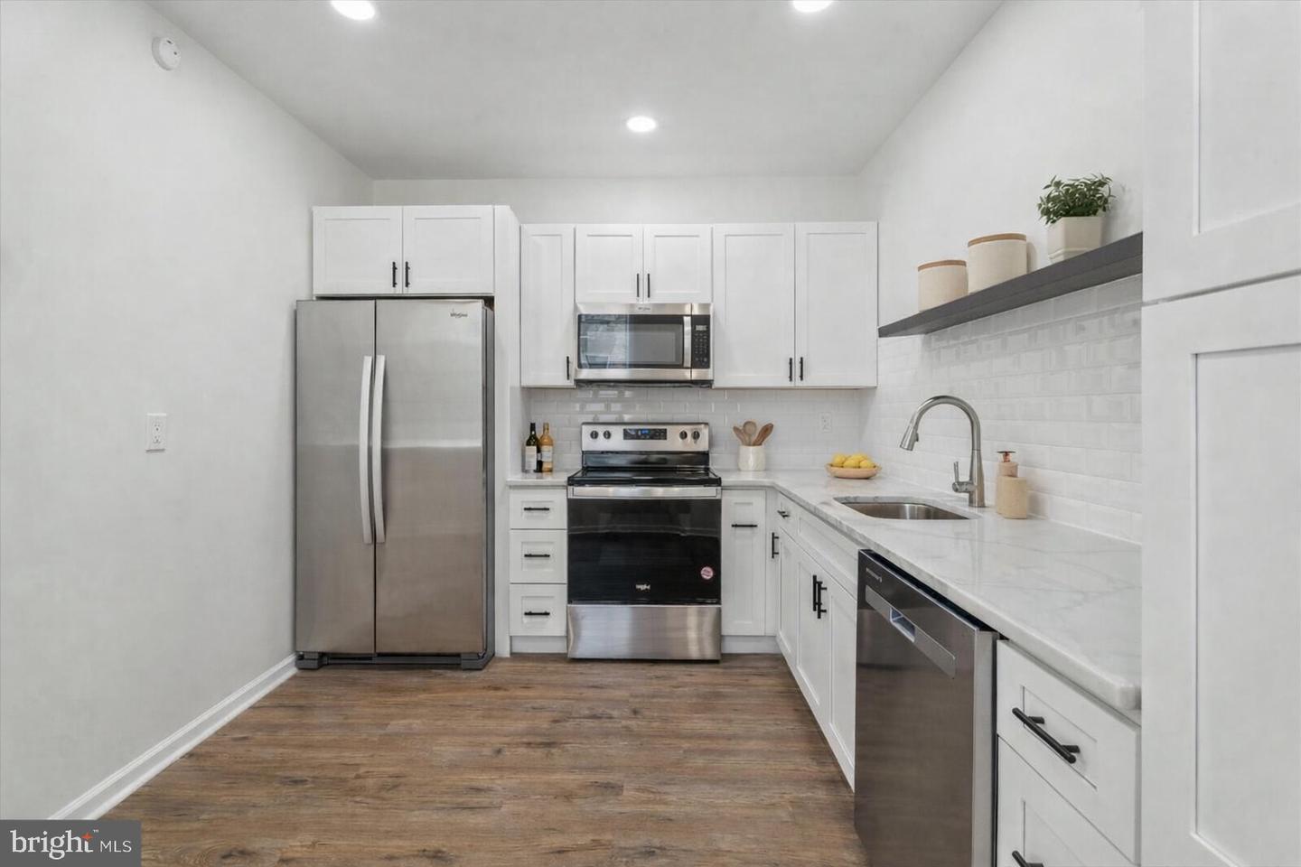 128 W Hansberry St Property Photo 3