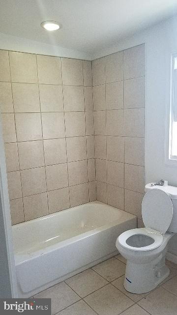 2430 N Corlies St Property Photo 2