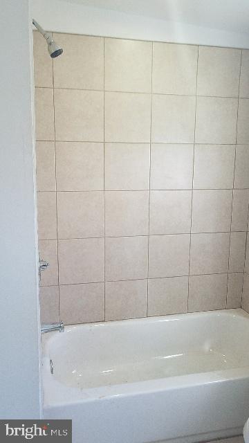 2430 N Corlies St Property Photo 3