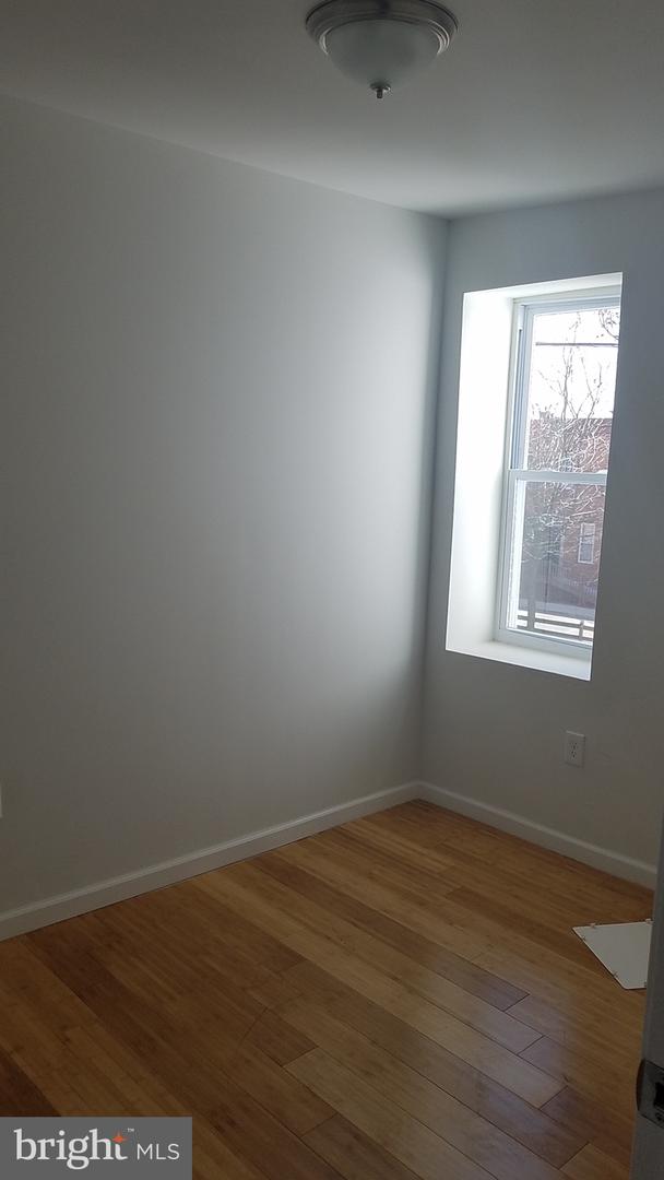 2430 N Corlies St Property Photo 5
