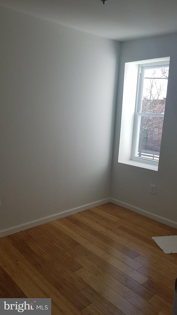 2430 N Corlies St Property Photo 6