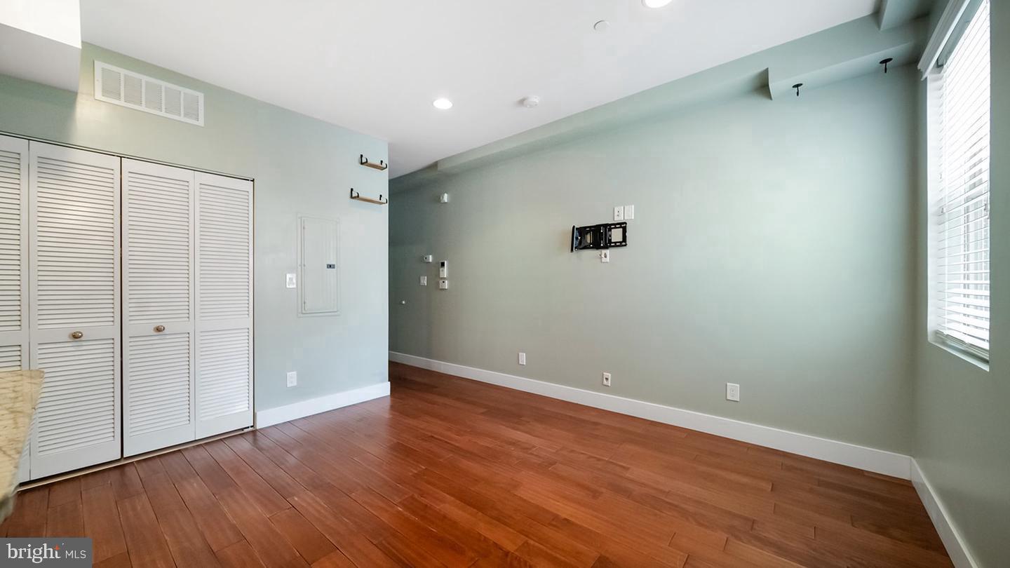 906 N 16th St #3r Property Photo 12