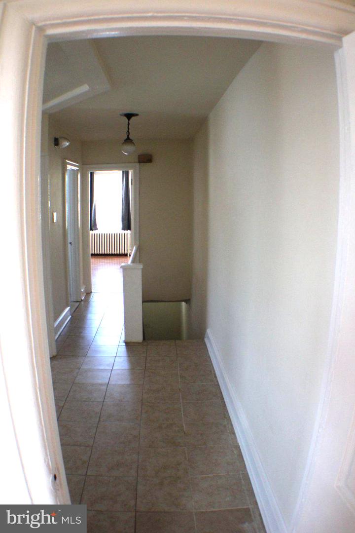 446 Roselyn St Property Photo 11