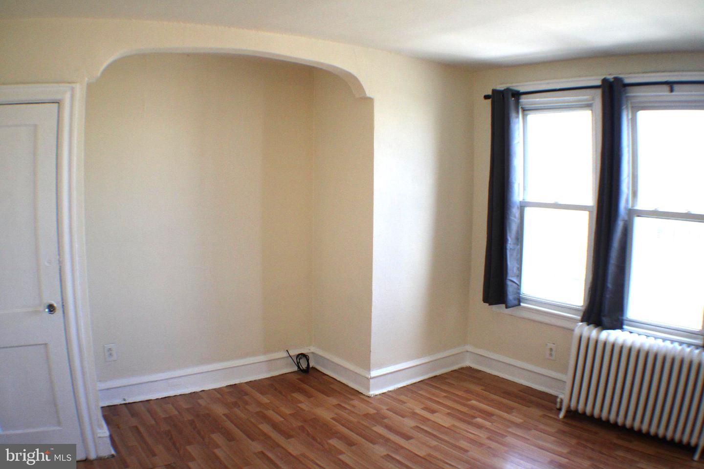 446 Roselyn St Property Photo 12