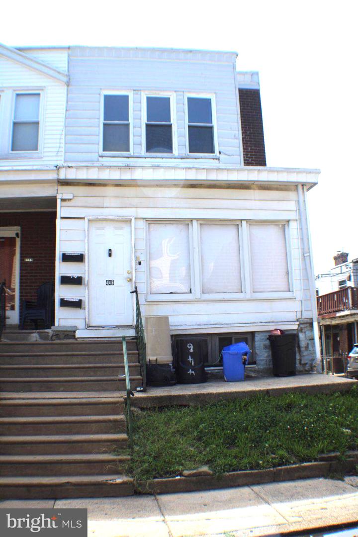 446 Roselyn St Property Photo 17