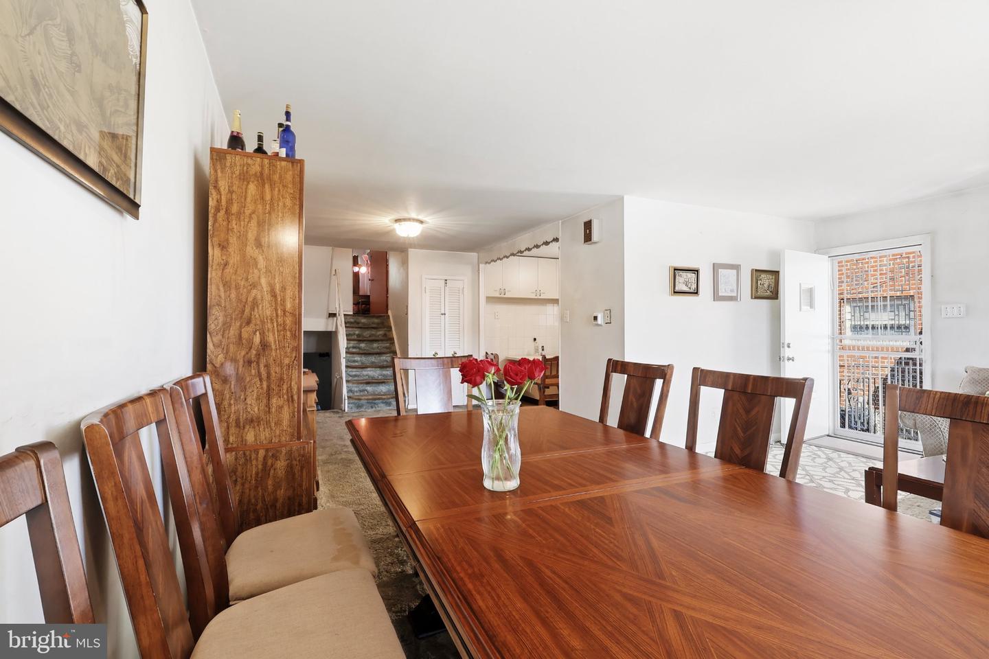 2127 Hoffnagle St Property Photo 6