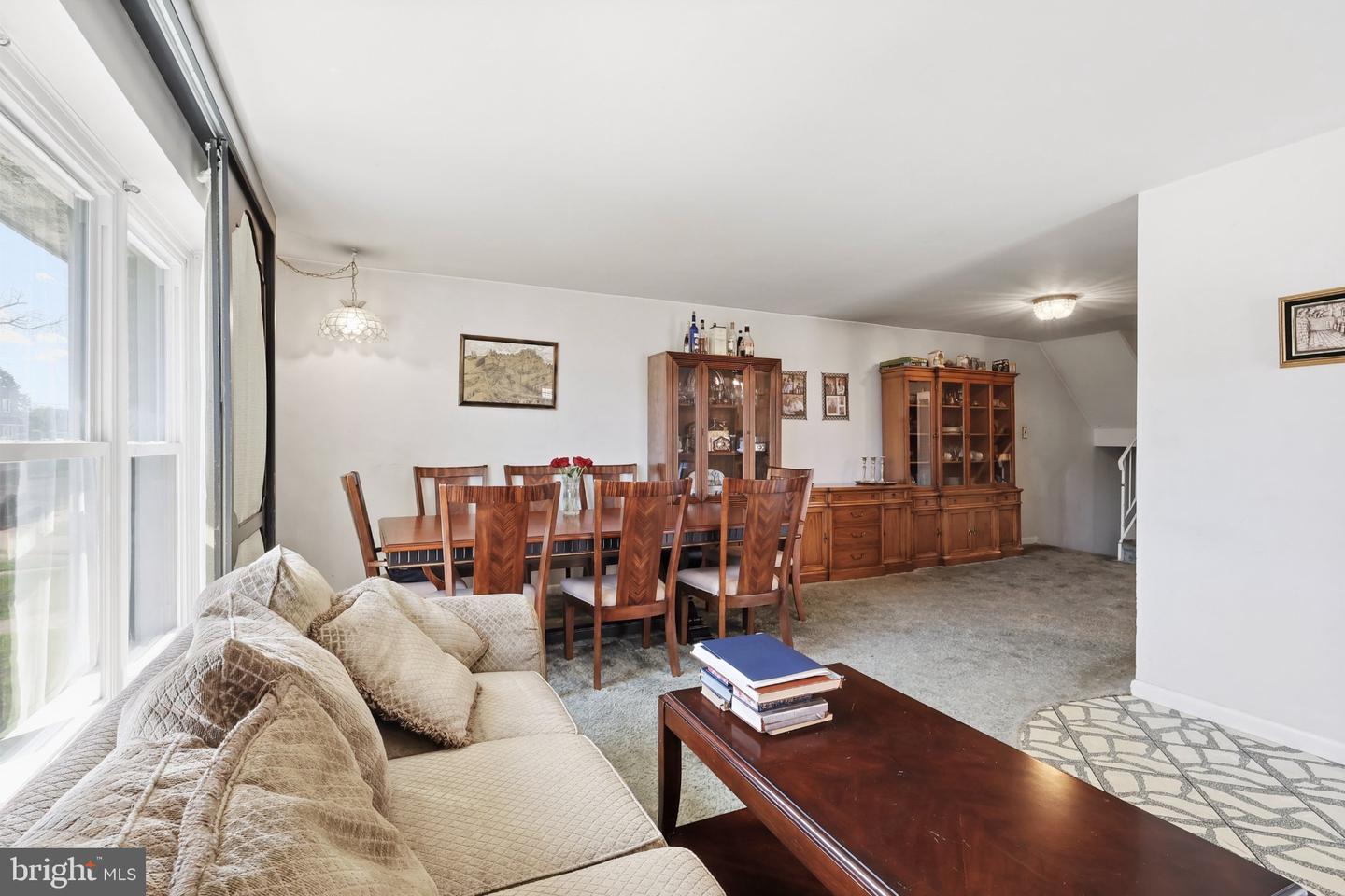 2127 Hoffnagle St Property Photo 10