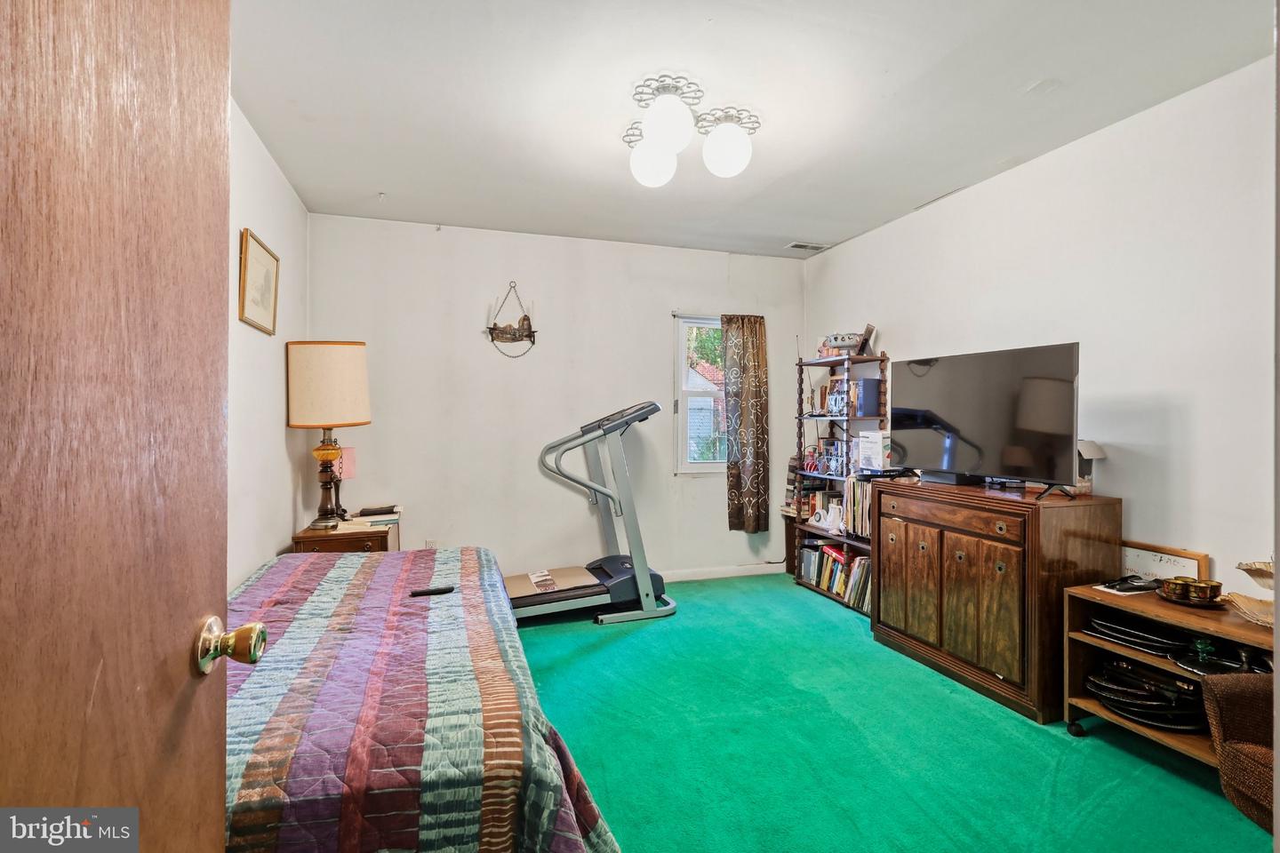 2127 Hoffnagle St Property Photo 22