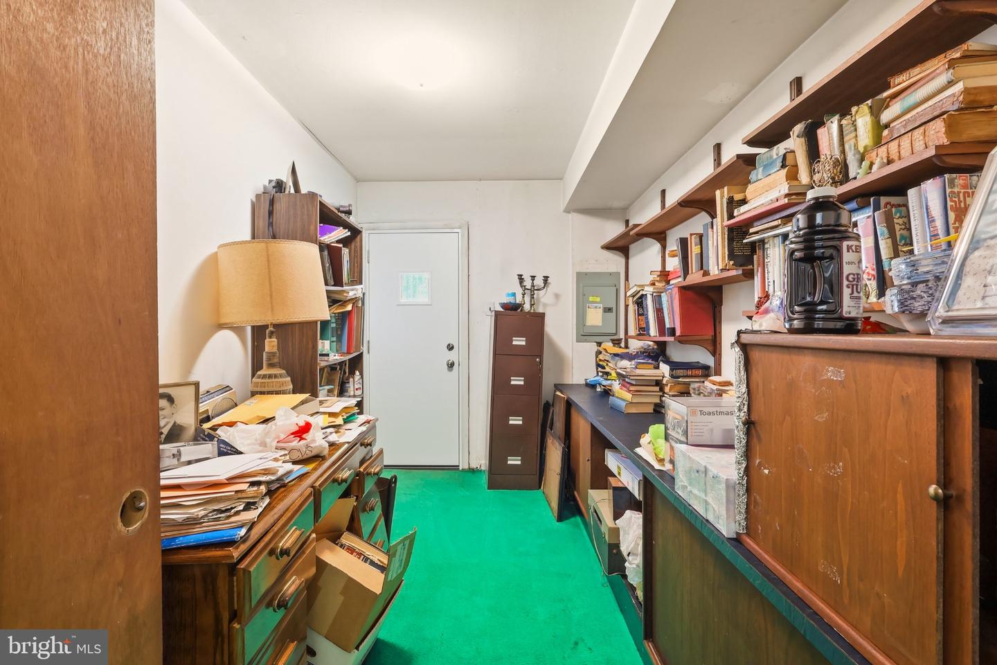 2127 Hoffnagle St Property Photo 23