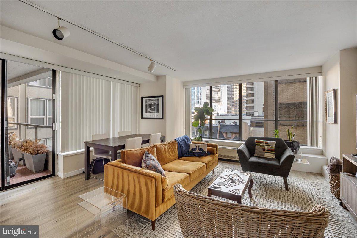 224-30 W RITTENHOUSE SQ #601 Property Photo 1