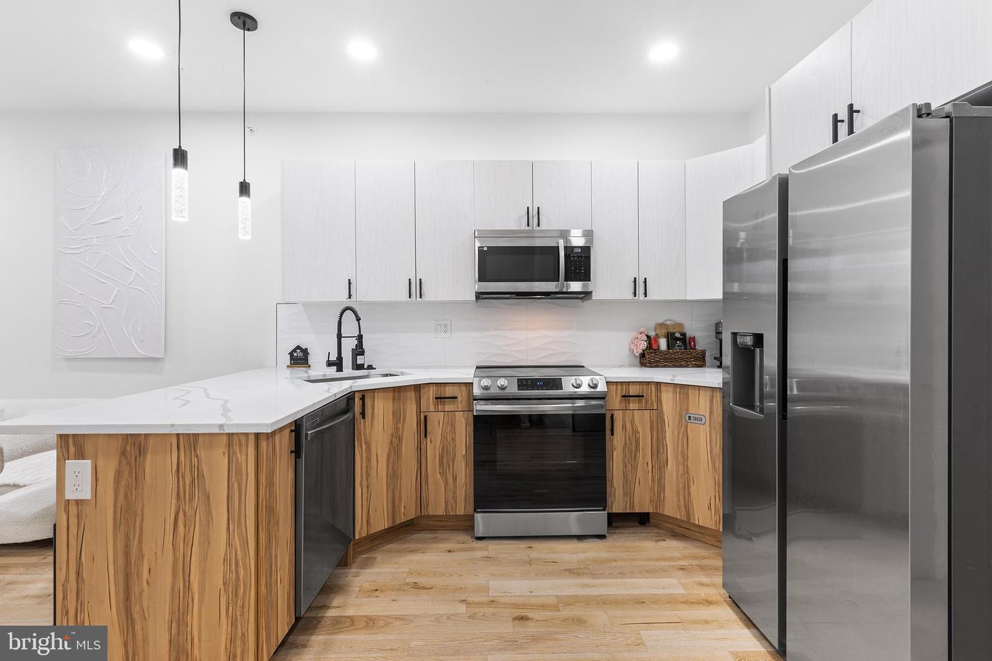 647 N 41st St #unit C Property Photo 5
