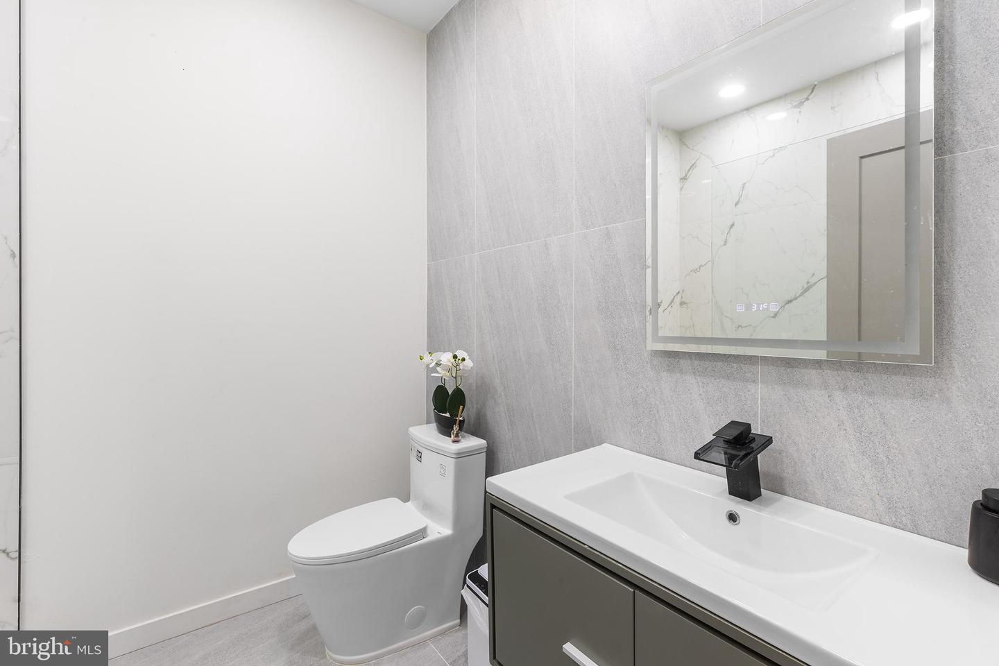 647 N 41st St #unit C Property Photo 7