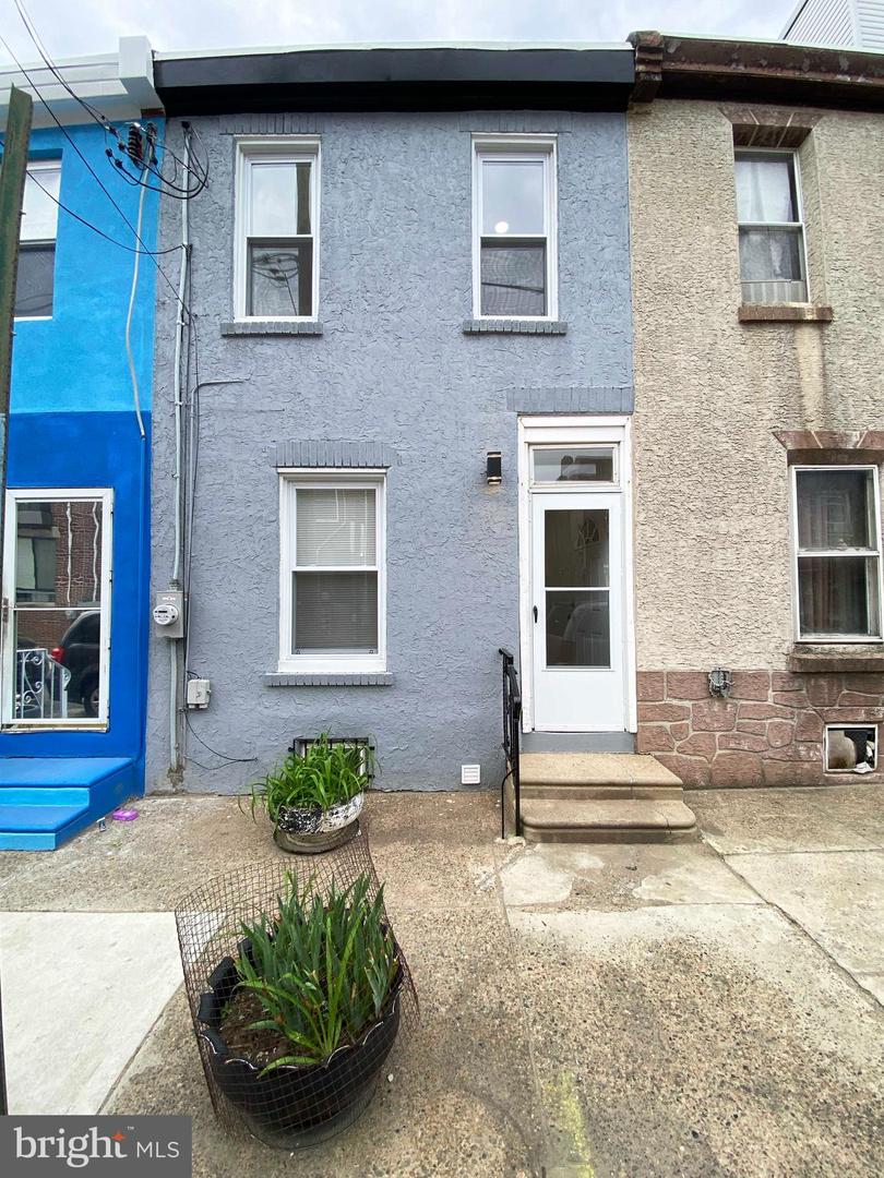 2052 E Rush St Property Photo 2