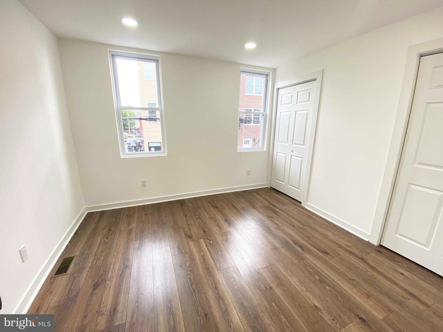 2052 E Rush St Property Photo 25