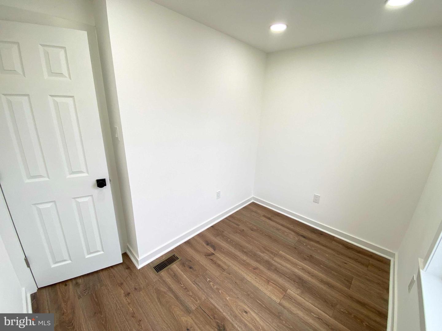 2052 E Rush St Property Photo 29